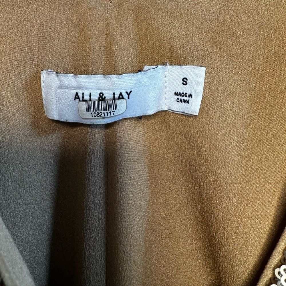 Ali & Jay Gold Sequin Romper Shorts Small - Picture 6 of 6